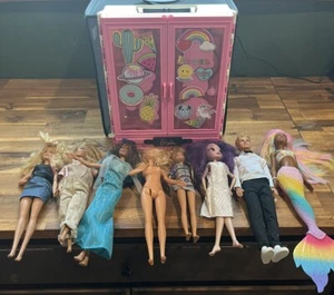 SET: Barbie Ultimate Dream tragbarer Schrank mit 8 Barbie-Puppen Inc. 1968 Ken-Puppe - Bild 1 von 11