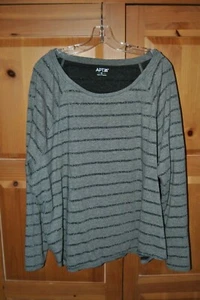NEW WOMEN'S GRAY AND SPARKLY SILVER LONG SLEEVE TOP TUNIC. SIZE 3X.  - Picture 1 of 3