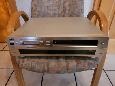 JVC HR-DVS1 Video Cassette Recorder Video MiniDV S VHS Kombigerät - Bild 1 von 4