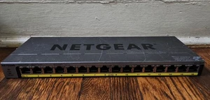 Netgear GS116LP 16-Port Gigabit Ethernet PoE+ Switch - Picture 1 of 2