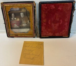 121: c.1850 1/6 Placa Daguerrotipo de Pareja Joven Identificada con Flutina y Libro - Imagen 1 de 6