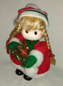 Kleines Mädchen Weihnachtspuppe gekleidet in Winterfinery - Bild 1 von 4