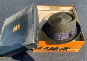 Vintage Adam Hat BROWN SIZE 7 WITH Hat Box - Box with HORSE RACING Scenes - Picture 1 of 5