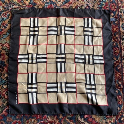 Bufanda de seda multicolor Burberry cuadrada de 18 pulgadas hecha en Italia  Foto 1 de 4