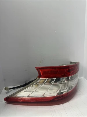 Nissan Sentra 2013 2014 2015 OEM pasajero derecho halógeno con luz trasera LED Foto 1 de 4