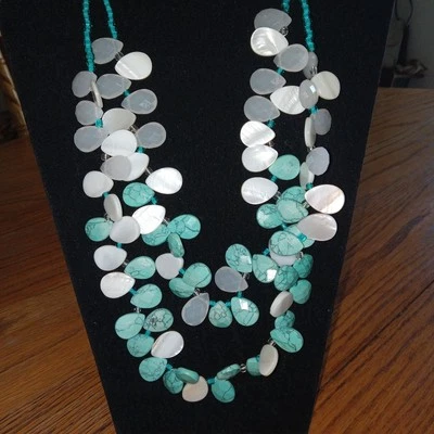 Coldwater Creek 18" Dos Hilos Howlite MOP Shell Collar en Niveles Babero ¡VERANO!! Foto 1 de 4