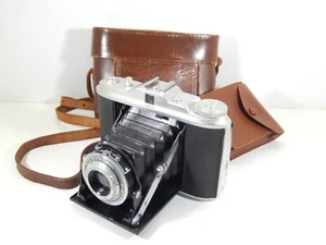 VINTAGE AGFA ISOLETTE #1 FOLDING 120 FILM CAMERA W/ AGNAR 85mm f/4.5 LENS & CASE - Picture 1 of 14
