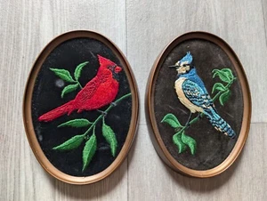 Vintage Ecstasy Oval Gerahmt Bestickt Kardinal & Blue Jay Wandkunst Set - Bild 1 von 7