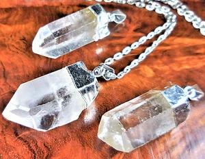 Collar de cuarzo con punta de cristal cruda colgante plateado LR21 cristales curativos piedras - Imagen 1 de 4