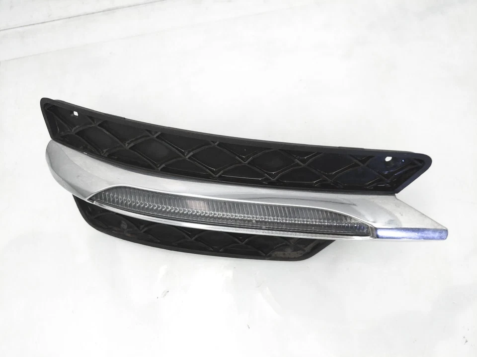 Lámpara de circulación diurna para pasajeros Mercedes-Benz C250 2012-2015 204-906-90-00 Foto 1 de 4