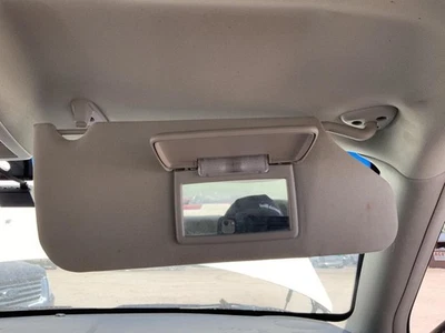 Passenger Right Sun Visor Illuminated OEM 05-07 300 1366075 Foto 1 de 4