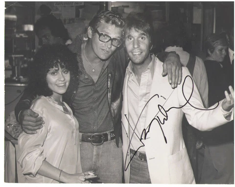 Henry Winkler Autographed Photo - Hand Signed 8x10 #1 Cover