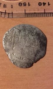 M910 Carlos II 2 reales Sevilla 1663 macuquina pirate plata moneda Austrias - Imagen 1 de 2