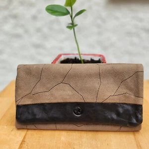 Funda de bolsillo suave y genuina de humo tabaco efecto mármol cuero real - Imagen 1 de 6
