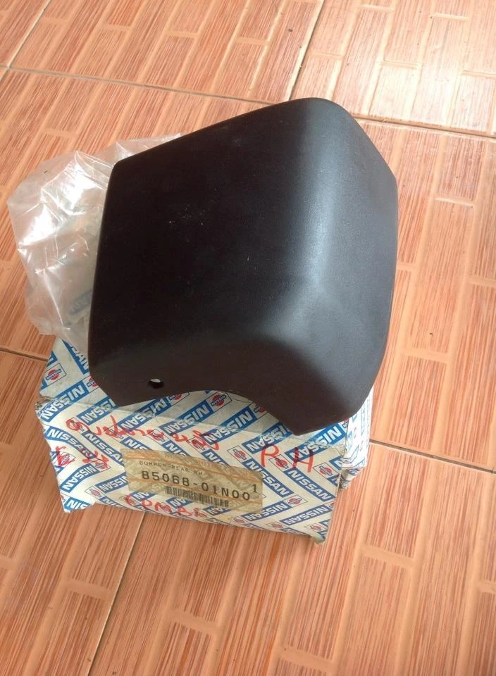 DATSUN NISSAN Urvan E24 Bumper Rear Rubber RH Genuine Nos Japan Foto 1 de 4