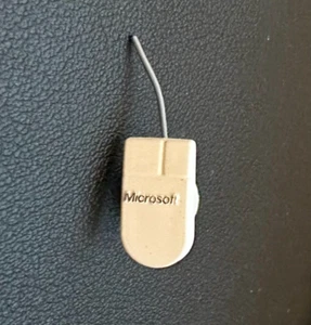 ๐ญ Vintage Pinback Button Plastic Microsoft Computer Mouse 1" x .5" MB10 - Picture 1 of 4