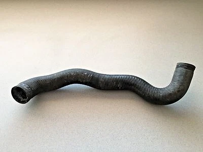 Mercedes-Benz ML320 1998-2003 ~ Manguera de motor a radiador ~ A163501082 ~ Pieza OEM Foto 1 de 2