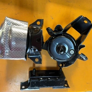 Used 3PCS Engine & Trans Mount L & R 15-19 For Cadillac Escalade / For GMC Yukon - Imagen 1 de 7