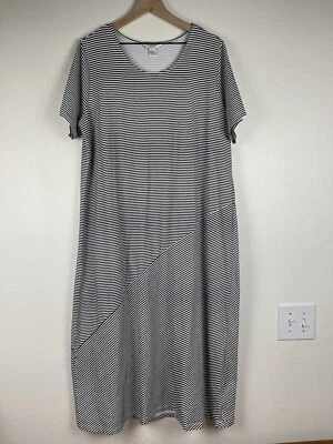 Camiseta de vestir para mujer CJ Banks 2X a rayas manga corta negra blanca asimétrica Foto 1 de 4