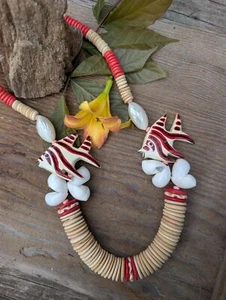 Carved Wood Beachy Tropical Necklace, Beachy 80s Vintage Fish Necklace - Picture 1 of 10