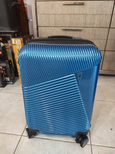 IT Luggage 20" Luxury Spinner Cabin Carry On Luggage - Picture 1 of 6