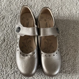 Cushion Walk Ladies Tan Leather Court Shoes With Original Box Size 8 New - Picture 1 of 12