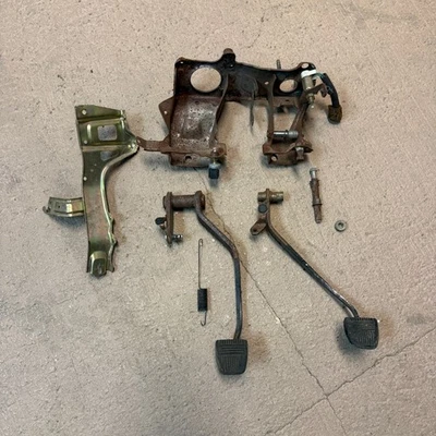 Toyota Pickup Truck 89-95 Embrague y Pedal de Freno Conjunto Soporte Pickup Foto 1 de 4