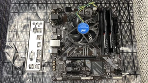 GIGABYTE B365M-DS3H Motherboard w/i5-9600K@3.70GHz, 8GB RAM HyperX, IO Shield - Bild 1 von 2