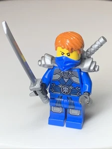 Lego Ninjago Minifigur Eichelhäher - Neustart mit Steinrüstung mit Katanas NJO232 - Bild 1 von 1
