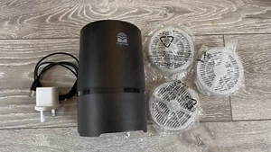 Desktop Air Purifier with cable, plug adapter and 3 brand new carbon filters - Picture 1 of 6
