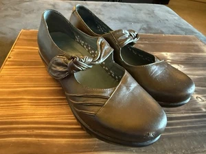 Dansko Ainsley Metallic Bronze Leather Mary Jane Clogs Size 37 US 6.5-7 - Picture 1 of 8