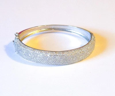 Brazalete brazalete con bisagras pavé circonitas de plata de ley 6,5" Foto 1 de 4