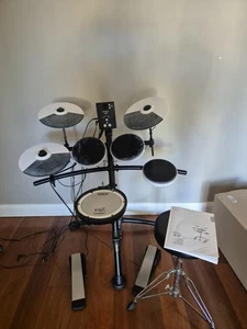 electronic drum kit - Picture 1 of 4
