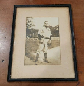 Rare 1907 Original Framed Photograph of BASEBALL PLAYER-10.5"x14"-Amazing Image - Picture 1 of 7