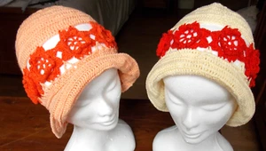 CHAPEAU CLOCHE  CROCHET  CREATION S RAISONNIER ARTISANAT FRANCAIS LOT DE 2  - Picture 1 of 2