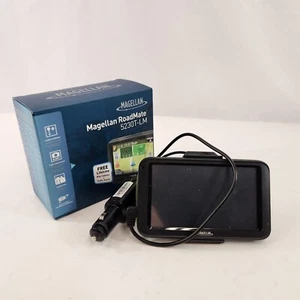 Magellan RoadMate 5230T-LM Car GPS System w/ Suction Mount Touchscreen Bundle - Picture 1 of 8