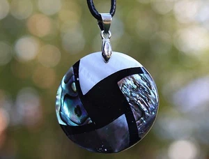P112 Muschel Perlmutt Perlen Schmuck Anhänger Collier mit Schnur Halskette Kette - Bild 1 von 1