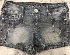 Ariya Jeans kurze Shorts Nadelstreifen distressed Gr. 5 Farbspritzer Nadelstreifen NEU - Bild 1 von 4