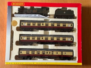 Hornby OO Gauge R2133M Sudeley Castle Train Pack. BNIB - Picture 1 of 1