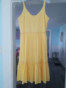 Sweet Magnolia Eyelet Sun Dress Women Sz Medium Tiered Sleeveless Yellow - Picture 1 of 5