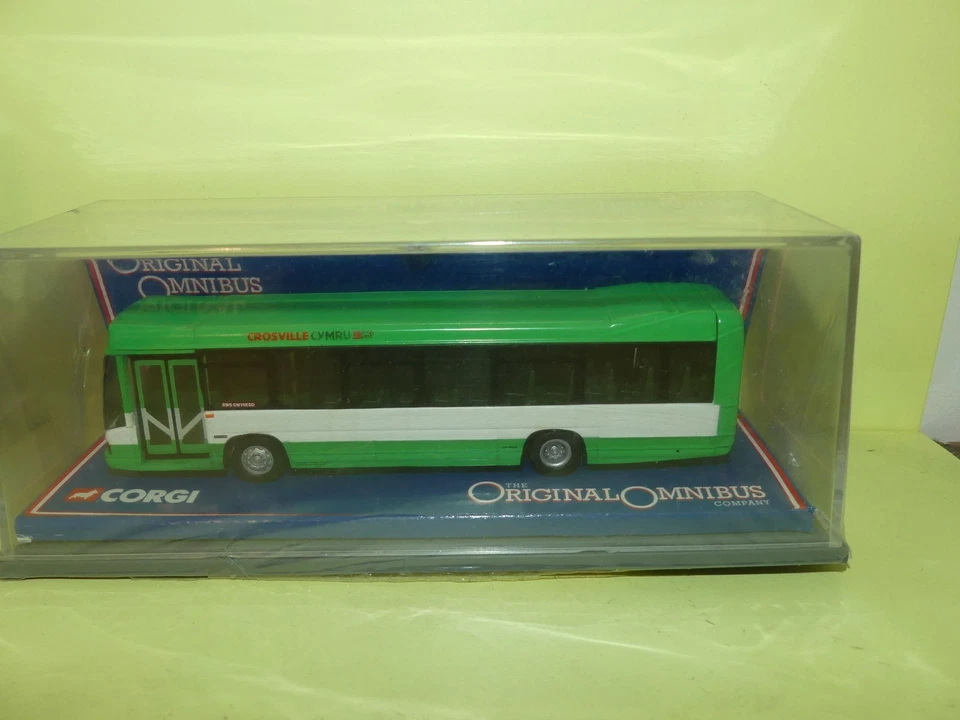 CAR BUS OPTARE DELTA CROSVILLE CYMRU CORGI 42906 1:76 - Photo 1/1