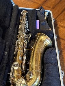 Selmer Bundy Gold Brass Musical Instrument Alto Saxophone With Hard Case - Picture 1 of 24