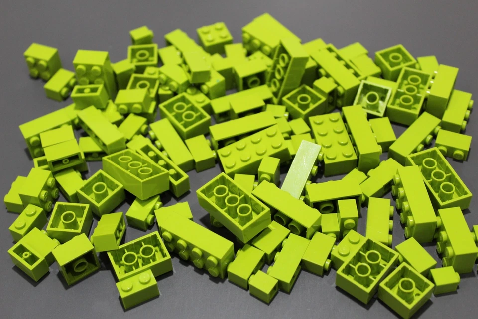 LEGO System 100 Basic Bausteine Basicsteine einreihig zweireihig hellgrün #4119 - Bild 1 von 1