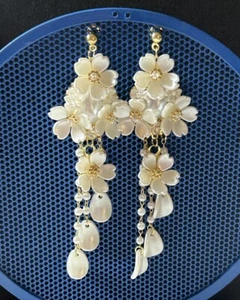 White Faux Pearl Daisy Flower & Petal Drop Earrings 4 Inches Pierced - Picture 1 of 8
