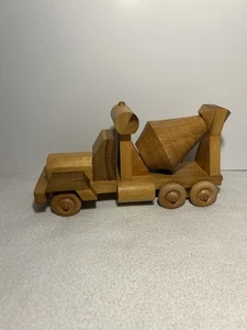 Vintage handgefertigter Holz Zement LKW Spielzeug mit beweglichen Rädern & Mischer - Bild 1 von 24