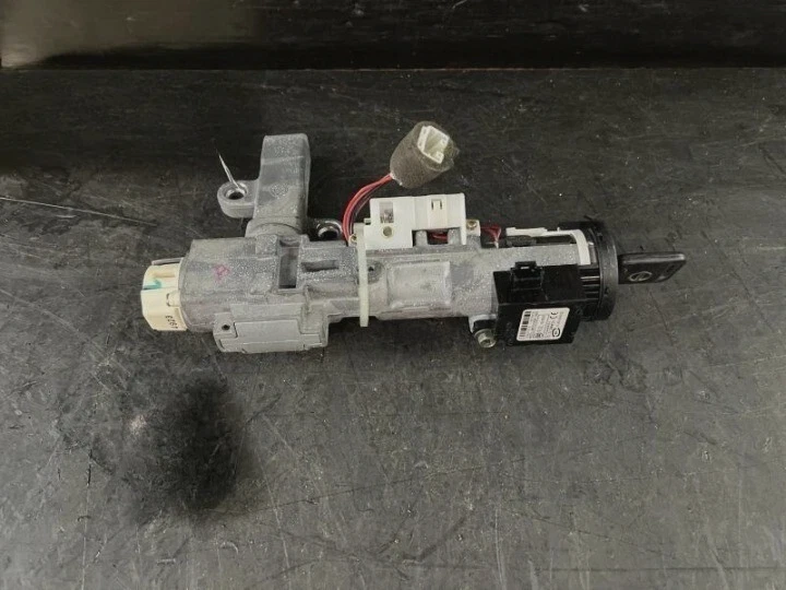 2005-2012 Nissan Pathfinder Ignition Switch Cylinder With Key OEM Foto 1 de 3