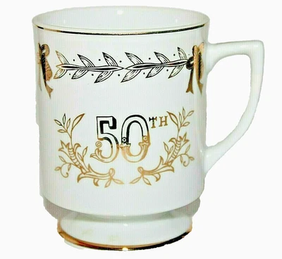 Taza 50 Aniversario con Patas con Hojas Doradas Campanas y Arcos De Colección Lefton Japón Nueva Foto 1 de 4