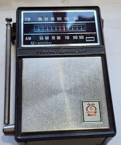 RARE Vintage General Electric AM/FM radio P1840A working VGVC - Picture 1 of 15