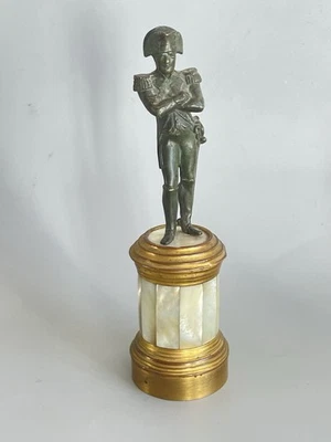 Napoléon 1er sujet en Bronze Ancien sur colonne en Laiton et Nacre Facettée - Photo 1/4