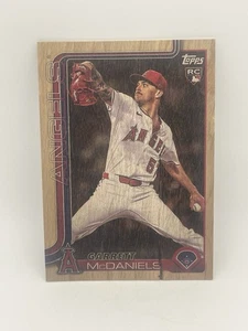 Garrett McDaniels (RC) 2025 Topps Update Wood Parallel 05/25 #US-17 LA Angels - Bild 1 von 5